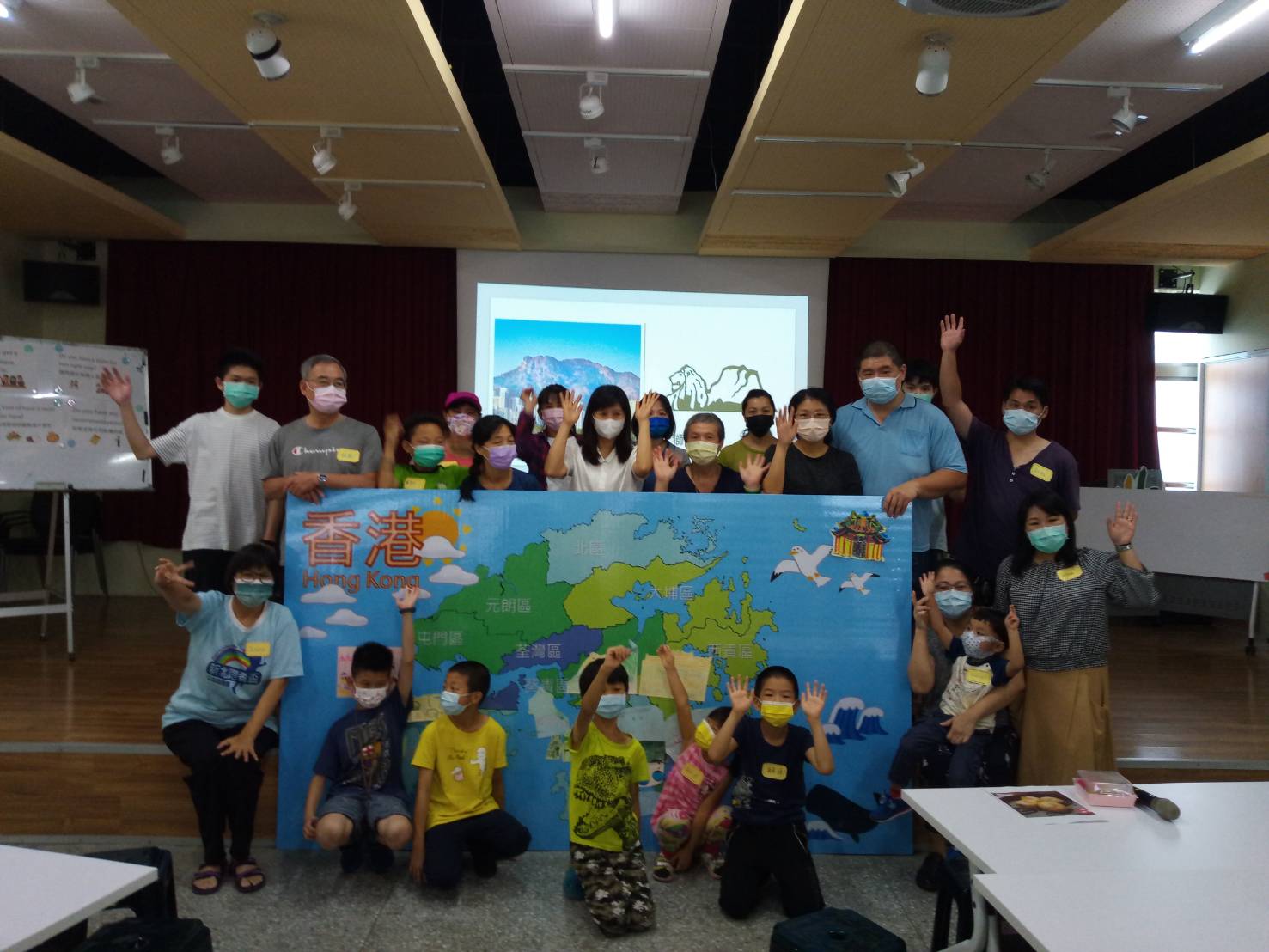 Hong Kong 12 - Whole class group photo.jpg