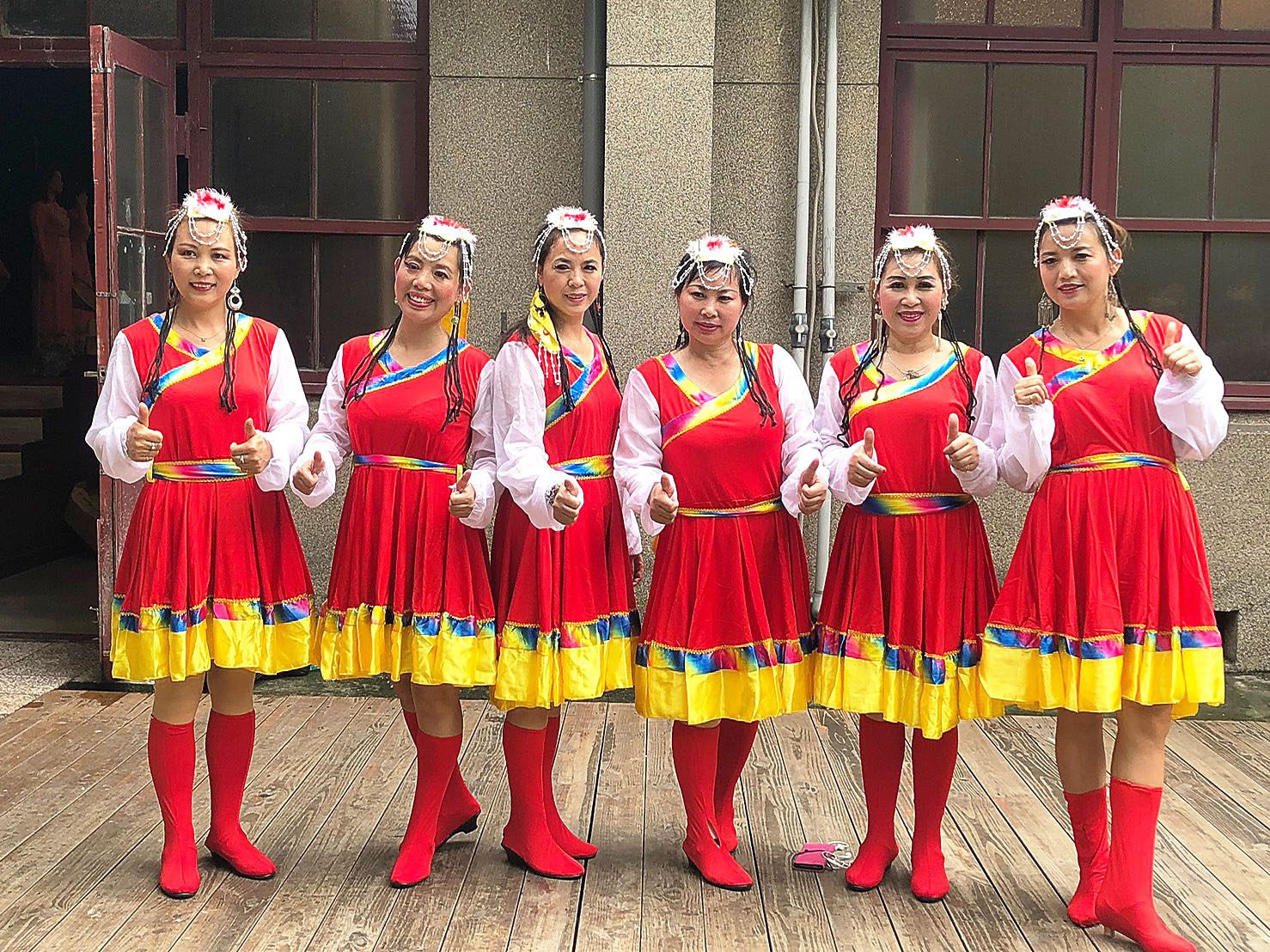 Happy Angel Dance Group photo with Traditional costume