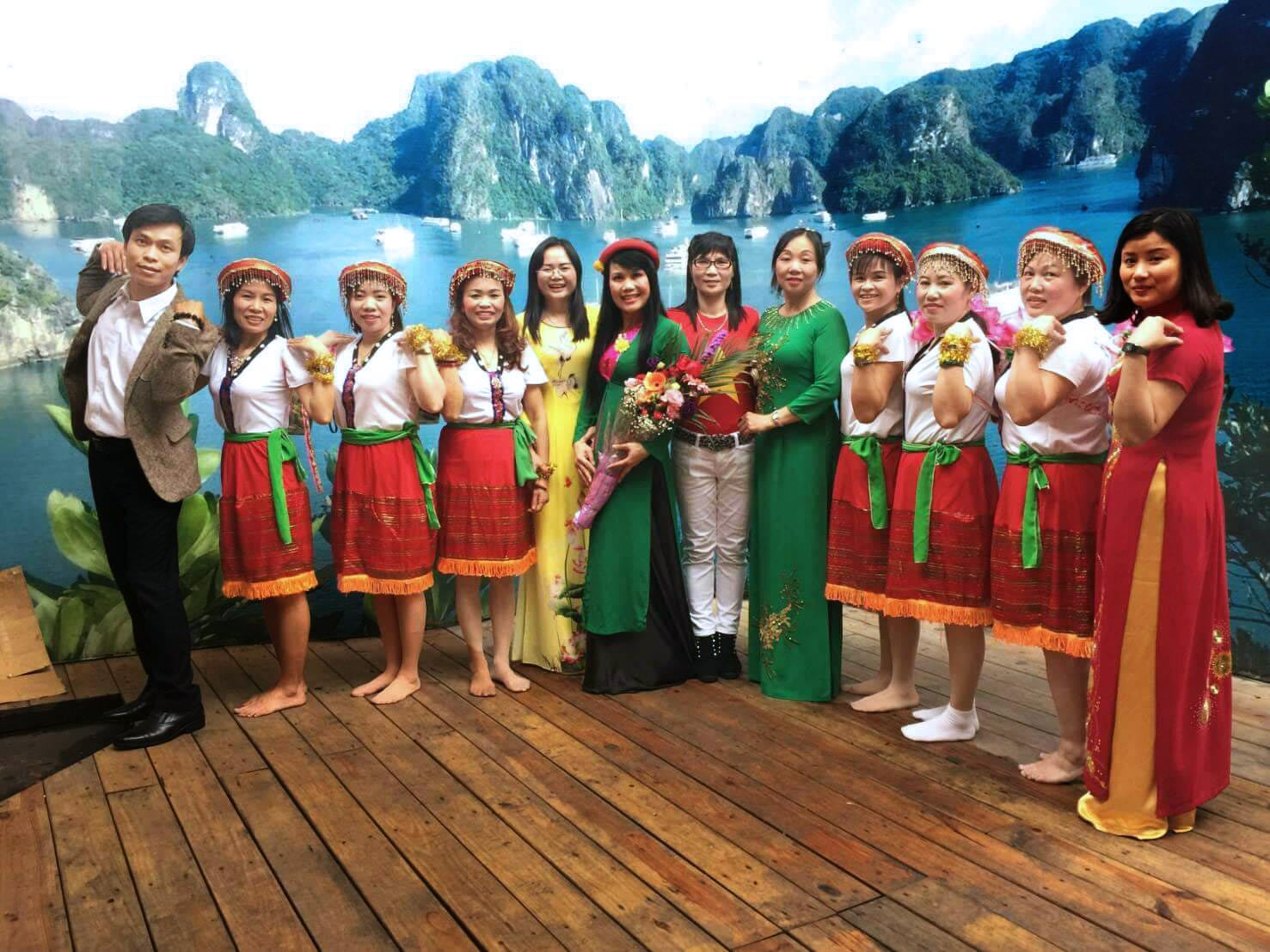 The photo group dancer of Nanyang Club (Câu Lạc Bộ Nam Dương)