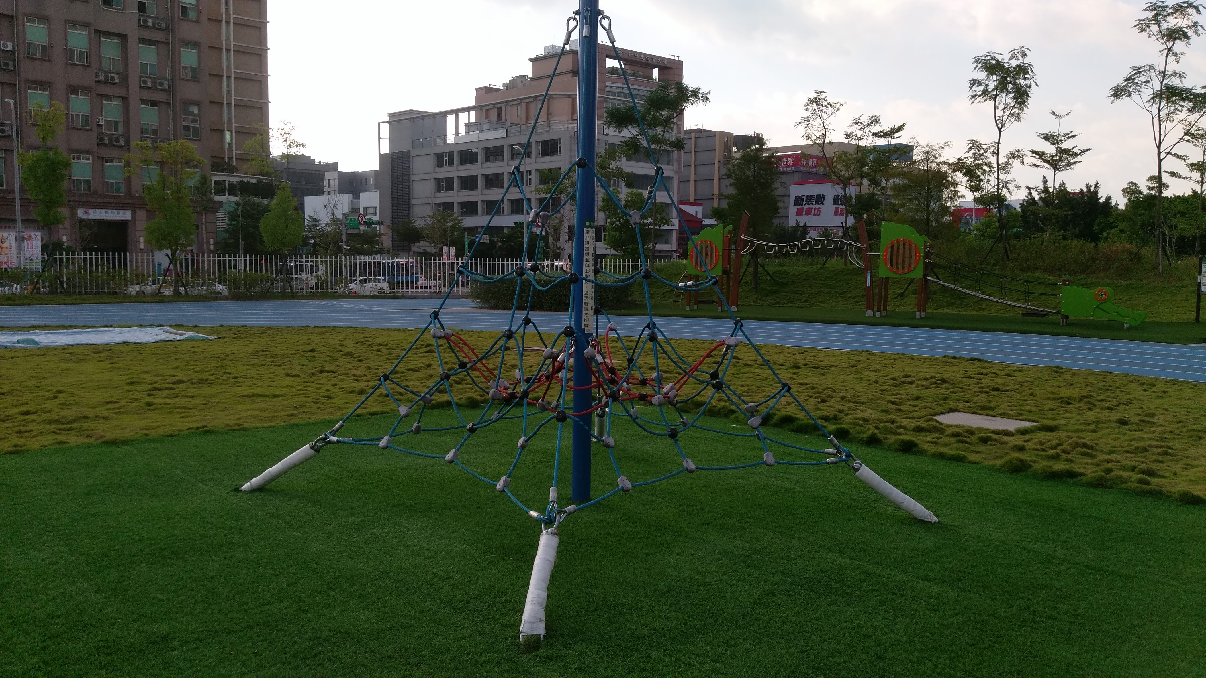 攀爬架