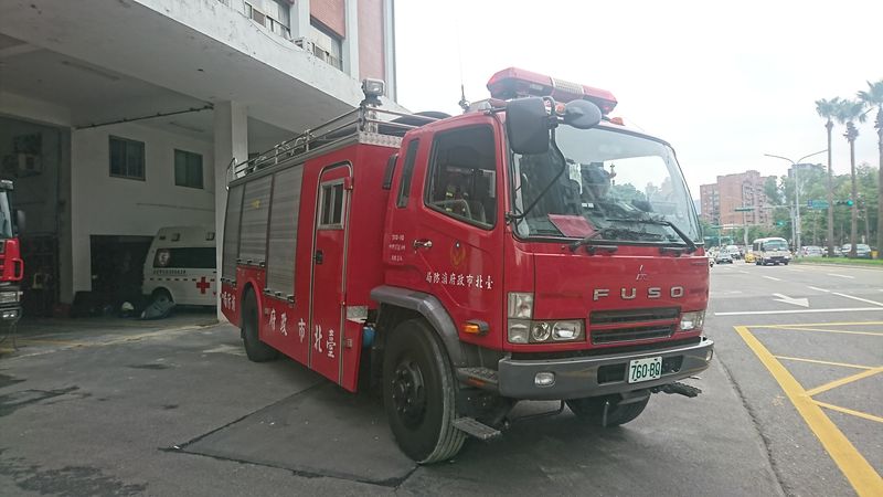 消防局中文網站 消防車輛大觀 水箱消防車