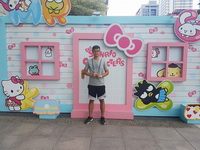 隊員 許家瑋與Hello Kitty