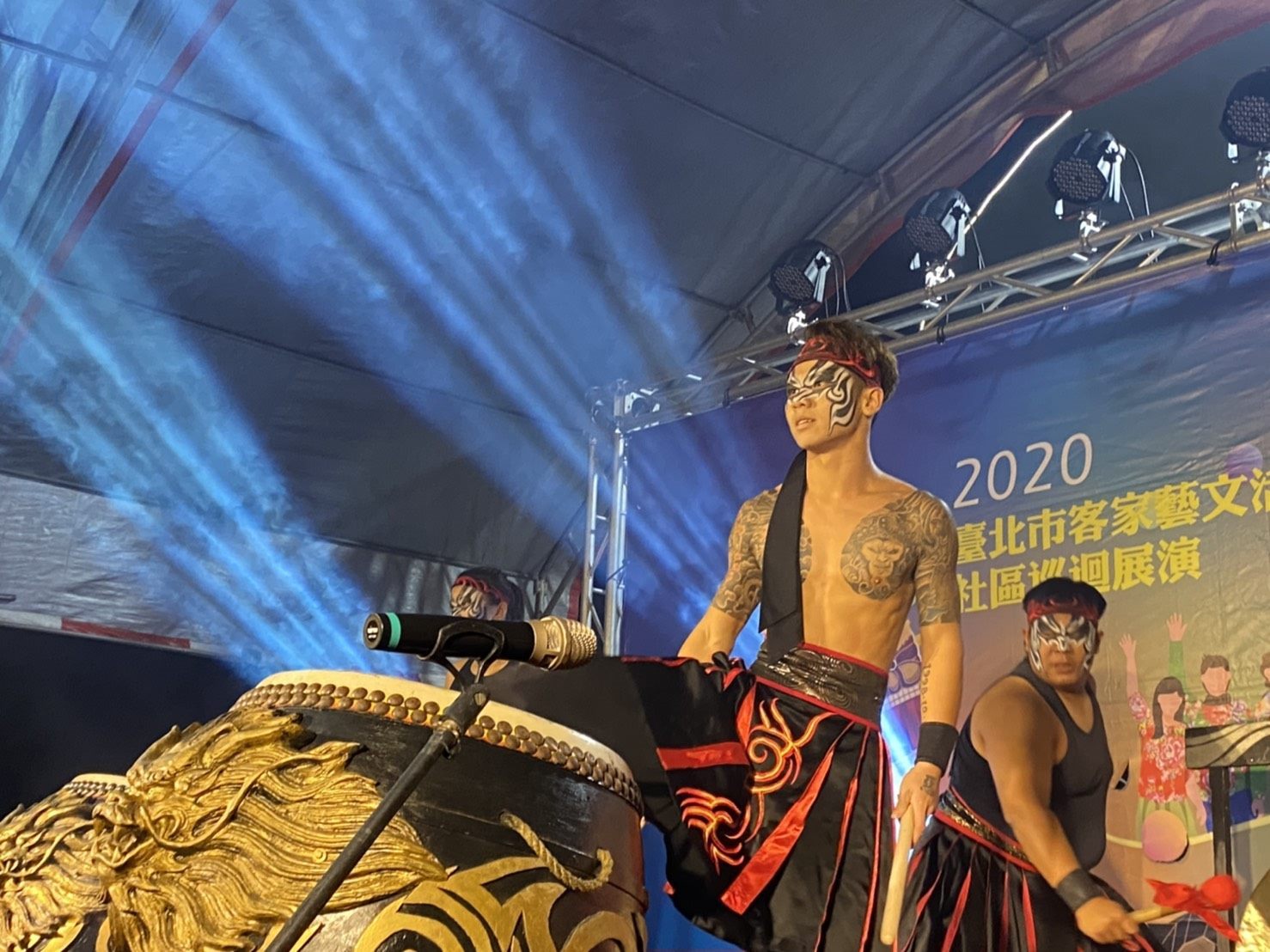 Drum performance by the members of Chio Tian Troupe   