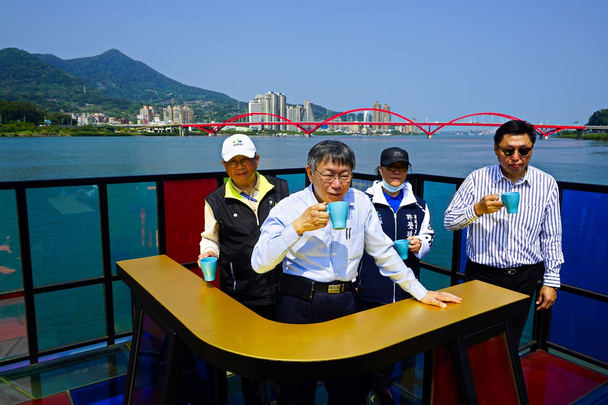Mayor and city officials at Guandu Wharf