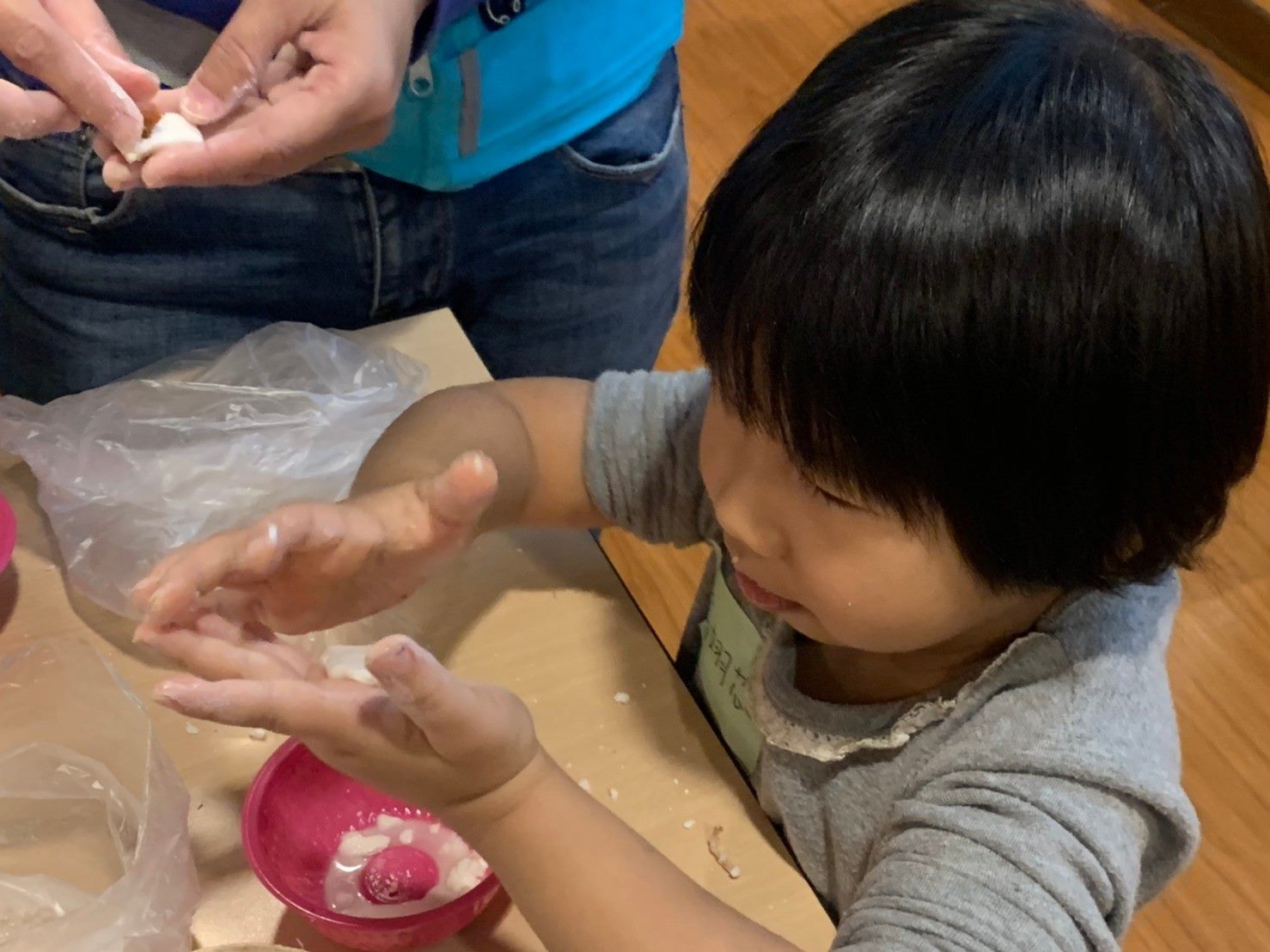 Learning how to make handmade Myanmar cosmetics