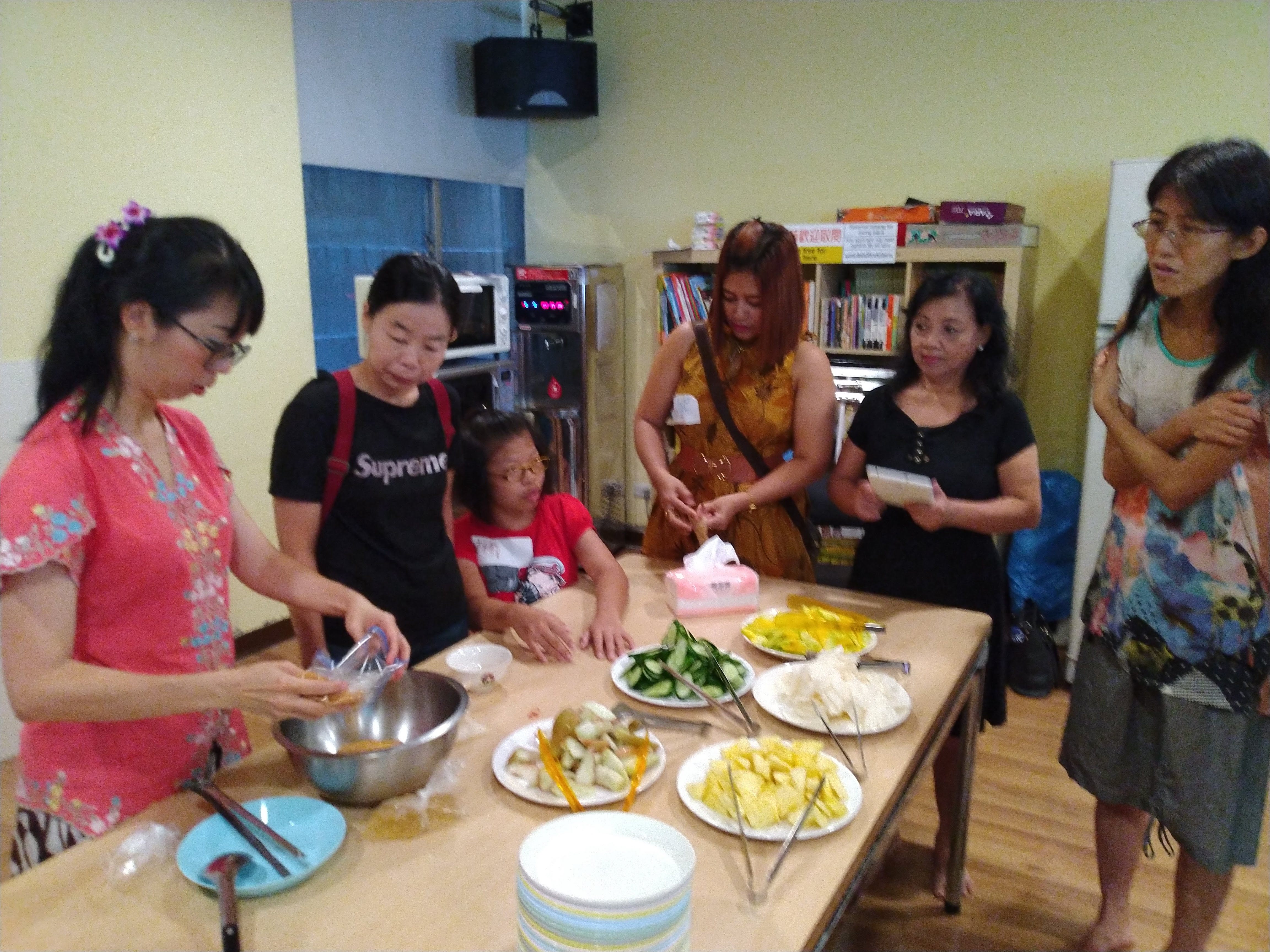 Lecturer introducing Indonesian foods