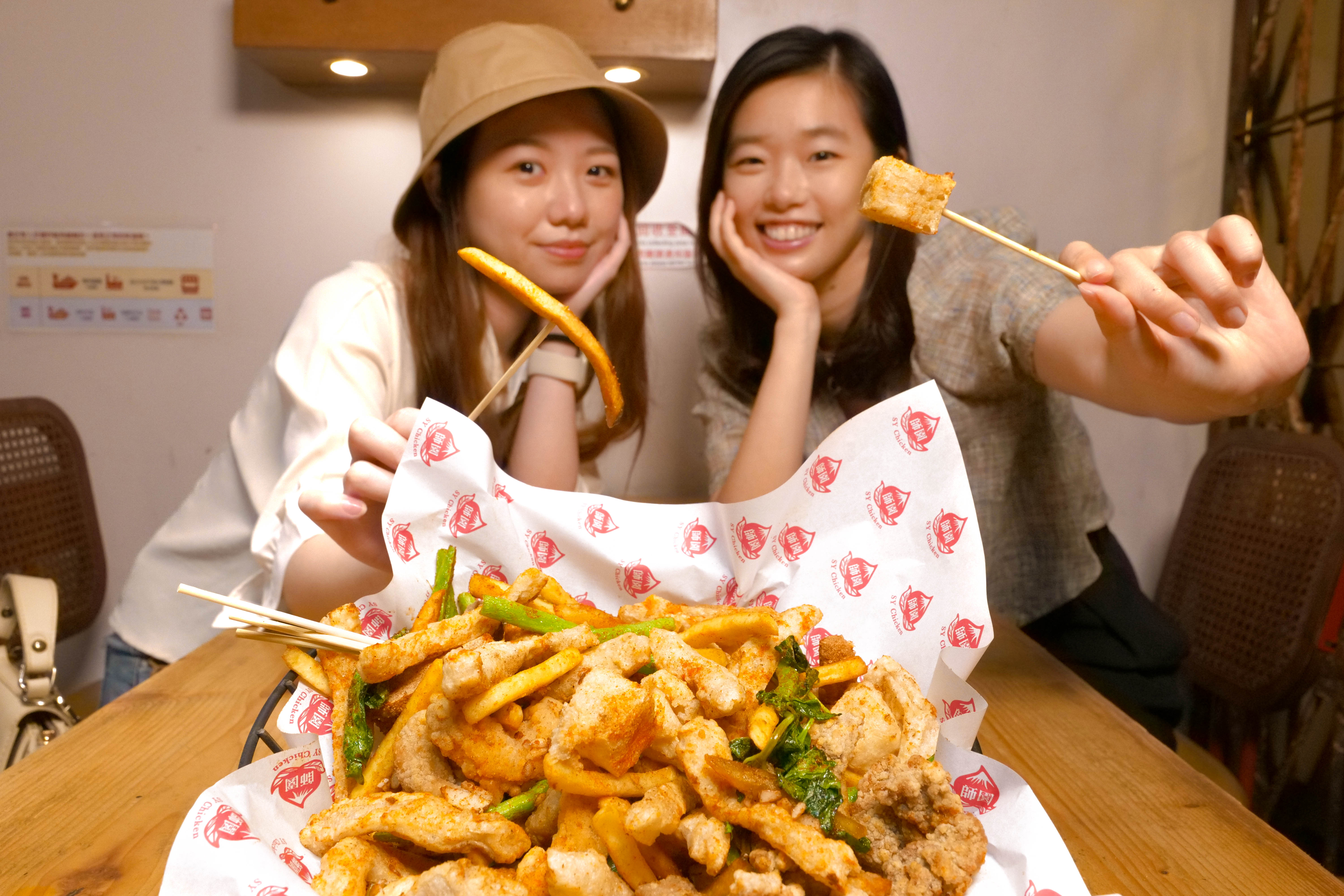 Great snacks at Shida Longquan Shopping District