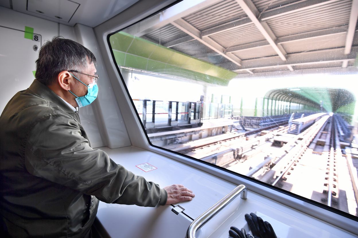 Mayor attending the stress test for TMRT’s Green Line