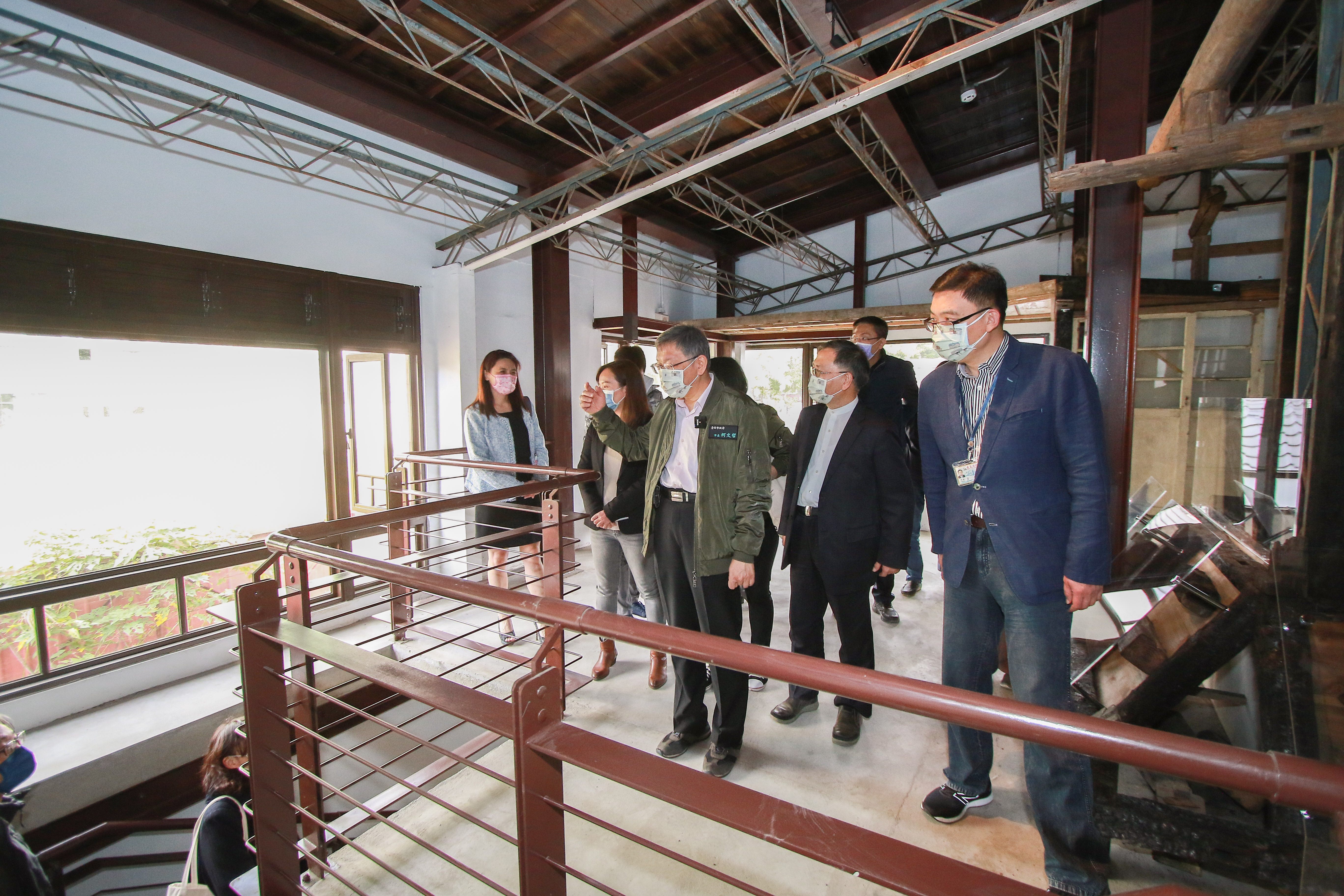 Mayor inspects the restored dormitory