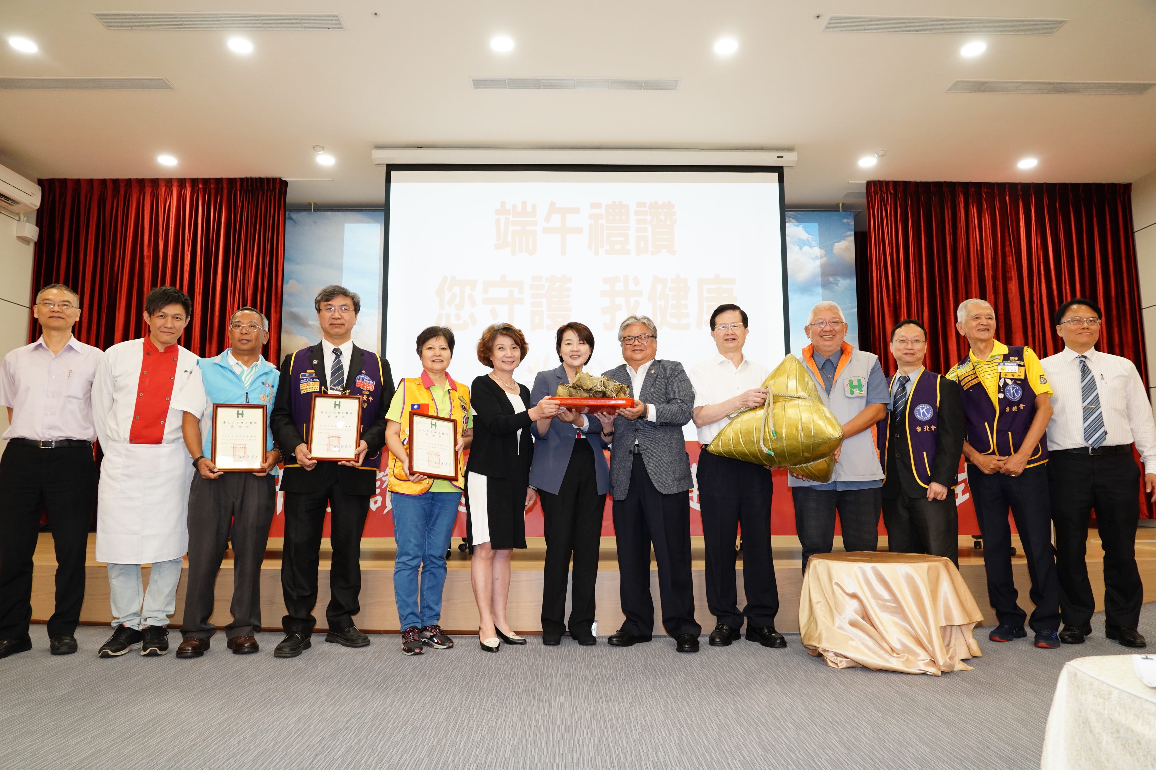 NGOs donating 4000 zongzi to Taipei City Hospital