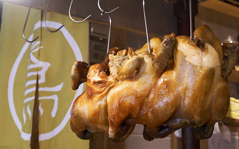 「果凍雞」是採用來自花東山野健康放養的土雞，每日新鮮製作而成。
