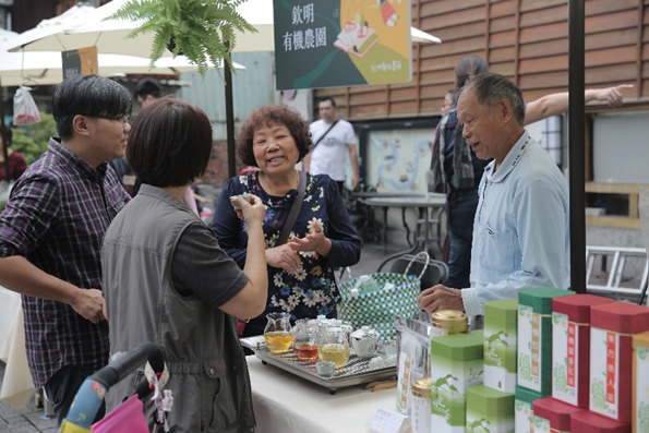 有機農友參與於紀州庵展售之行銷活動