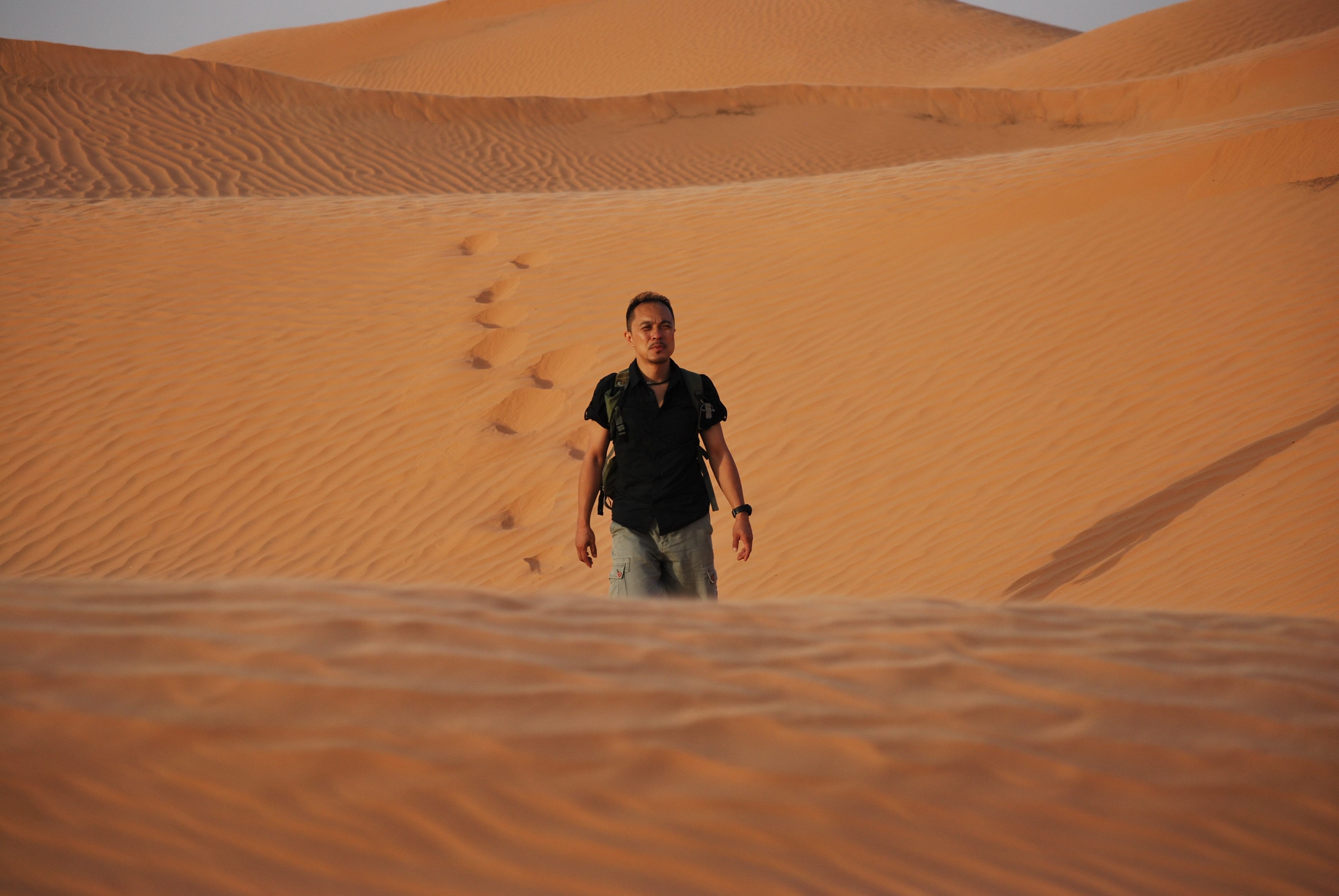 草地講堂講師馬儁人在突尼西亞大沙漠流浪