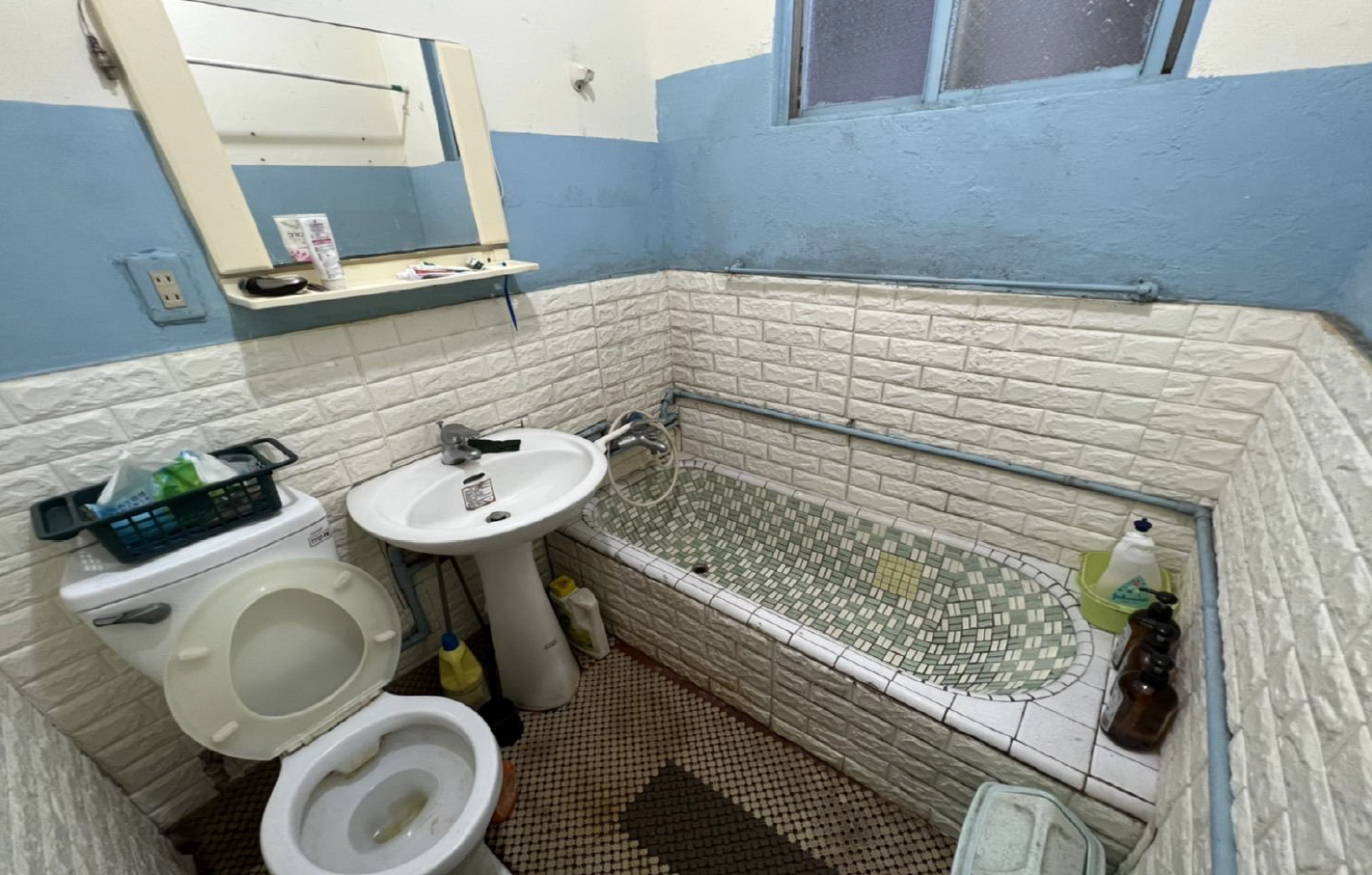實際案例，旅客入住日租套房，需與業者共用浴廁