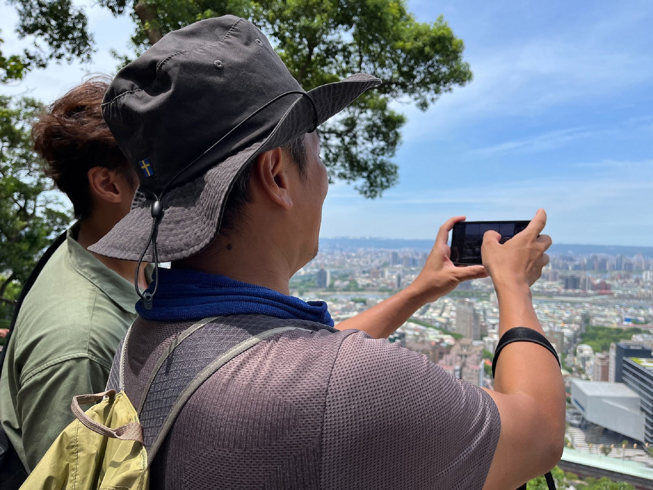 「漫‧攝‧老地方」活動邀請登山攝影老師教導民眾以手機拍出美照。