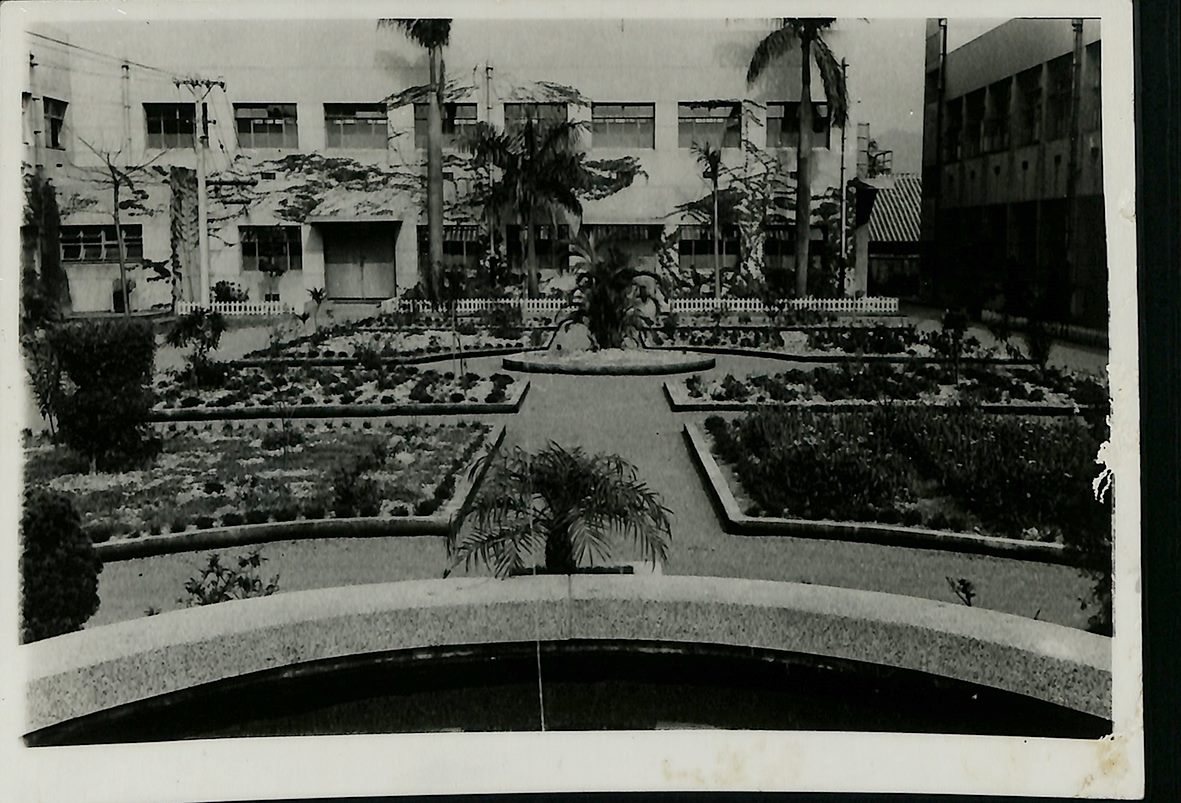 校園中庭(1960年代)