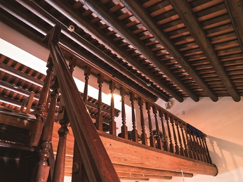 Using regeneration as its main scheme, the URS project preserves an old building’s original look. This photo shows the attic and beams in USR155 Tuan Yuan Dadaocheng (團圓大稻埕). (Photo: Xu Bin)
